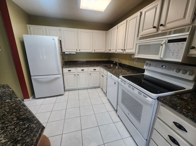 1064 Zanzibar Lane N, Plymouth, MN 55447