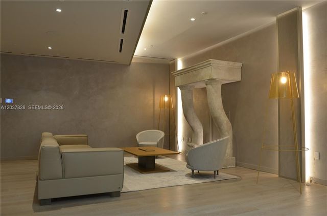 1000 Brickell Plaza 2007, Miami, FL 33131