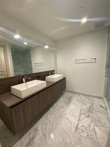 1000 Brickell Plaza 2007, Miami, FL 33131