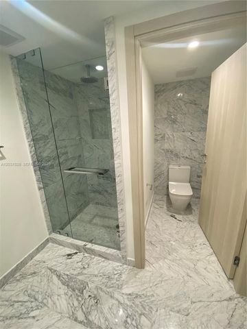 1000 Brickell Plaza 2007, Miami, FL 33131