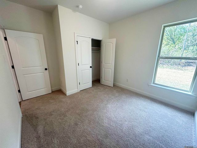 18741 Corlis Green Dr, Zachary, LA 70791