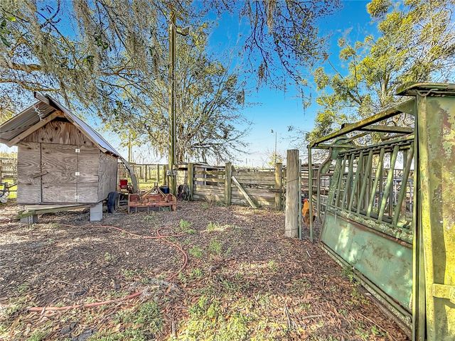 855 NE 107TH ROAD, Oxford, FL 34484