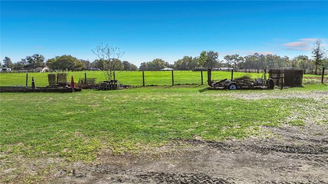 855 NE 107TH ROAD, Oxford, FL 34484