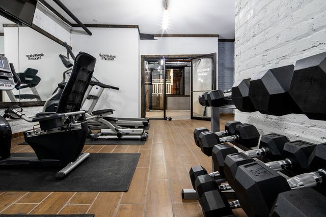 6105 N Winthrop Avenue 3, Chicago, IL 60660