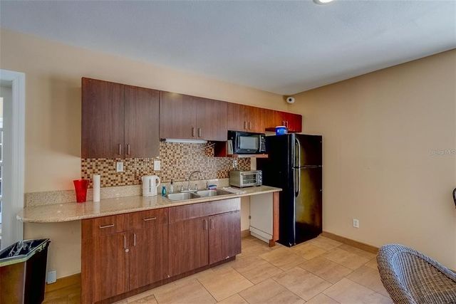 501 E BAY DRIVE 204, Largo, FL 33770