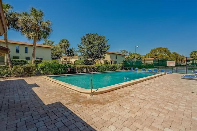 501 E BAY DRIVE 204, Largo, FL 33770