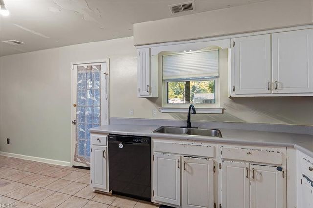 2916 Cardini PL, Virginia Beach, VA 23453