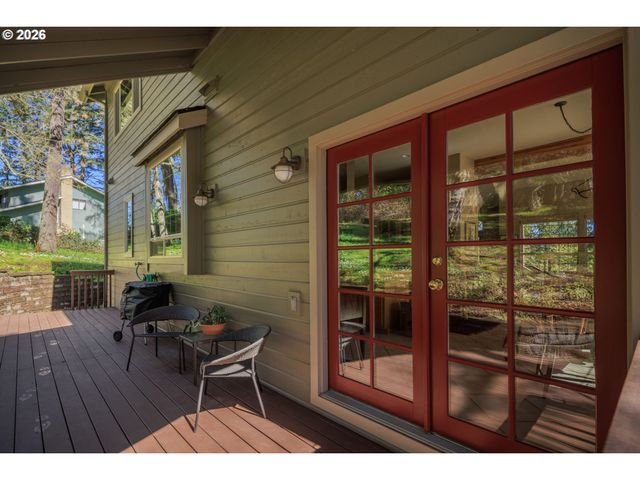 217 ROCKRIDGE Loop, Eugene, OR 97405