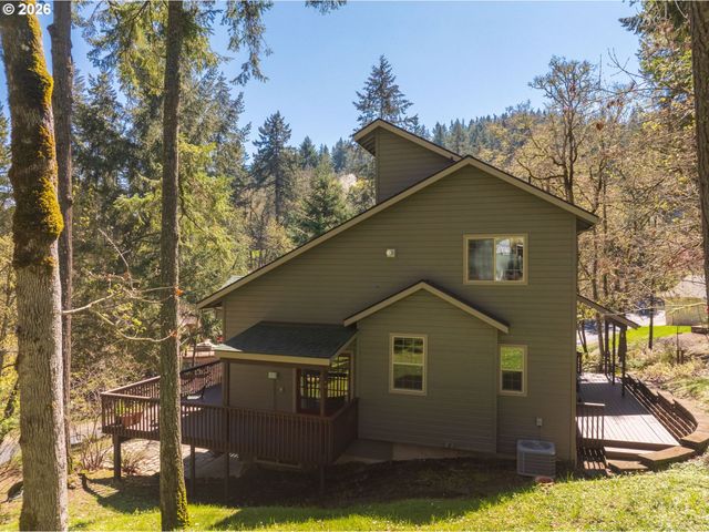 217 ROCKRIDGE Loop, Eugene, OR 97405