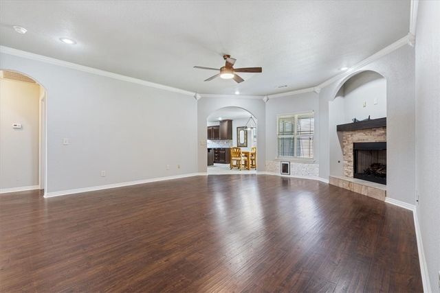 6210 S 38th Street, Rogers, AR 72758