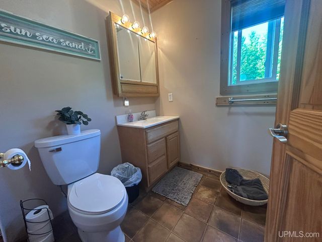 N8041 Harborview Drive, Munising, MI 49862