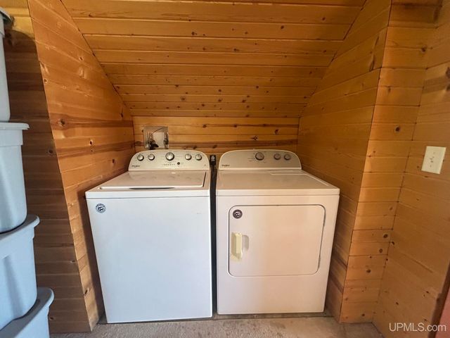 N8041 Harborview Drive, Munising, MI 49862