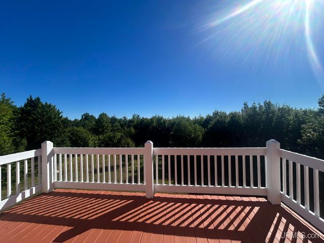 N8041 Harborview Drive, Munising, MI 49862