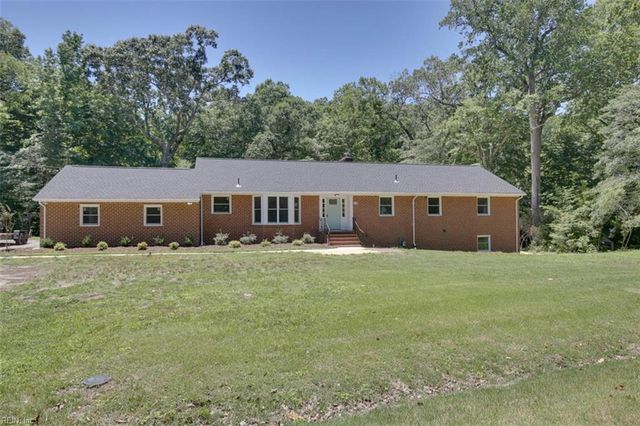 110 Artillery RD, Yorktown, VA 23692