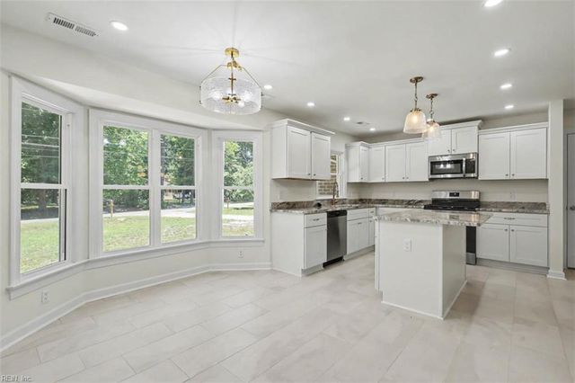 110 Artillery RD, Yorktown, VA 23692