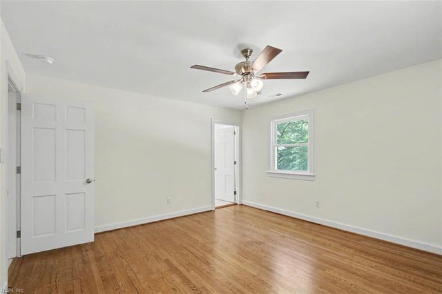 110 Artillery RD, Yorktown, VA 23692