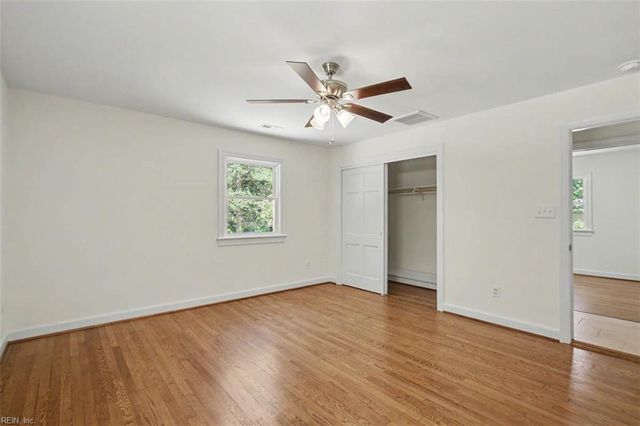 110 Artillery RD, Yorktown, VA 23692