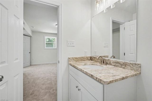 110 Artillery RD, Yorktown, VA 23692