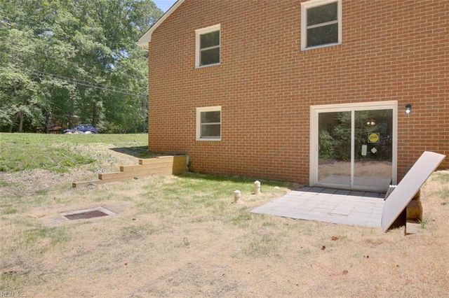 110 Artillery RD, Yorktown, VA 23692