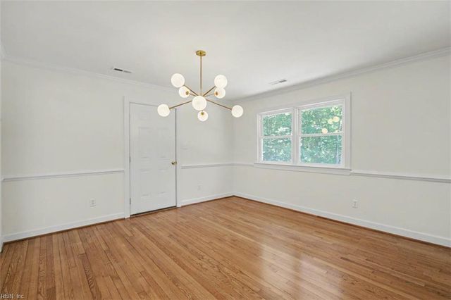 110 Artillery RD, Yorktown, VA 23692
