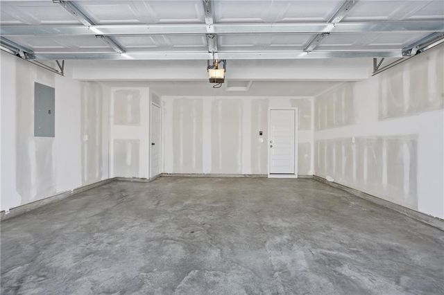 19435 Lincoln Street, Spring Hill, KS 66083