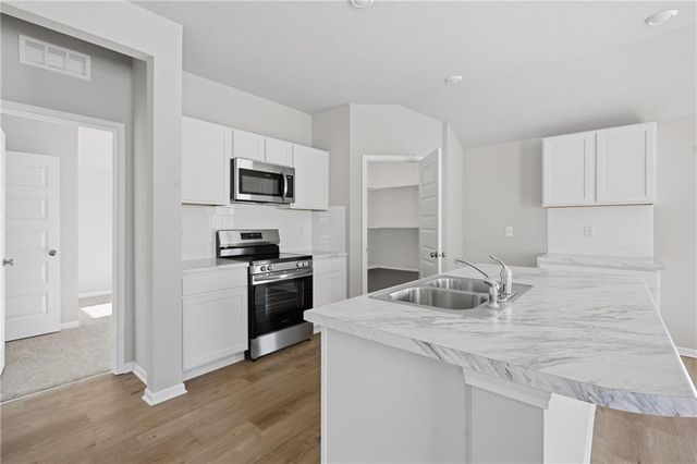 19435 Lincoln Street, Spring Hill, KS 66083