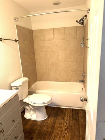 2750 Holly Hall Street 1907, Houston, TX 77054