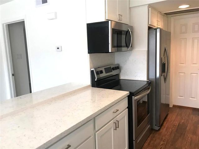 2750 Holly Hall Street 1907, Houston, TX 77054