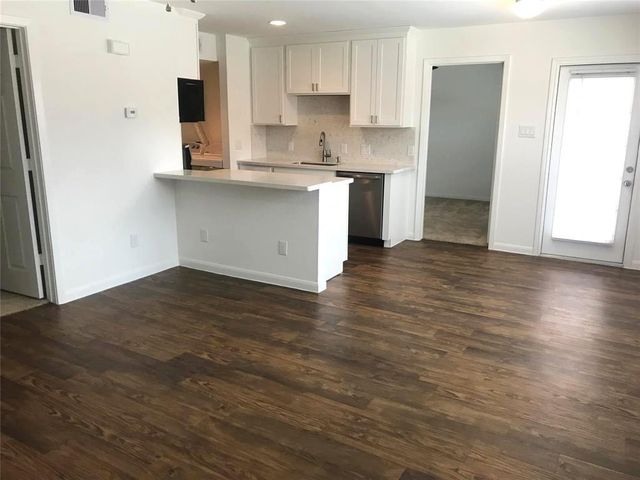 2750 Holly Hall Street 1907, Houston, TX 77054