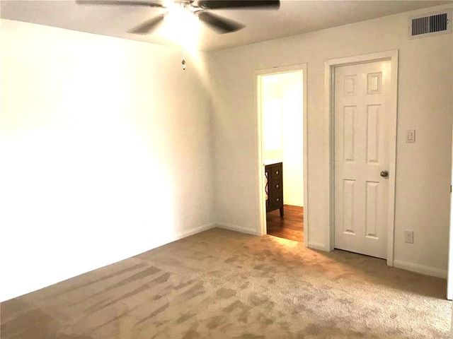 2750 Holly Hall Street 1907, Houston, TX 77054