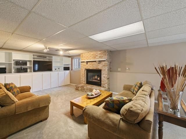 664 Greenway Avenue N, Oakdale, MN 55128