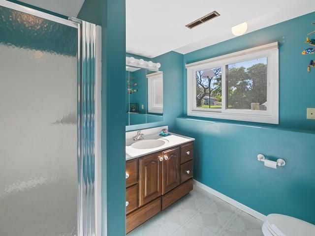 664 Greenway Avenue N, Oakdale, MN 55128