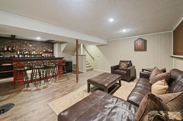 664 Greenway Avenue N, Oakdale, MN 55128