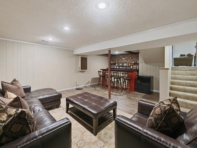 664 Greenway Avenue N, Oakdale, MN 55128