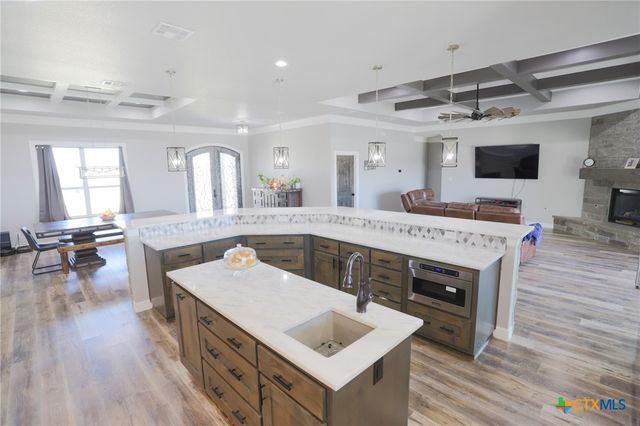 2404 E Big Elm Road, Troy, TX 76579