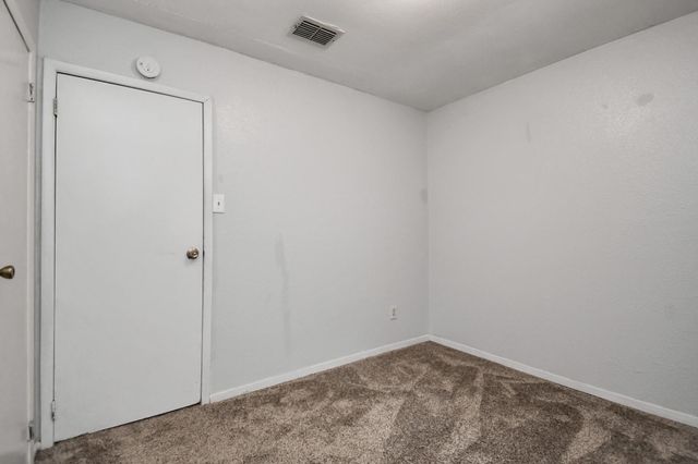 707 S Franklin Avenue, Cleveland, TX 77327