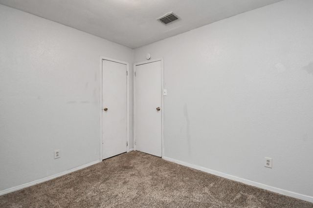 707 S Franklin Avenue, Cleveland, TX 77327