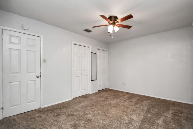 707 S Franklin Avenue, Cleveland, TX 77327