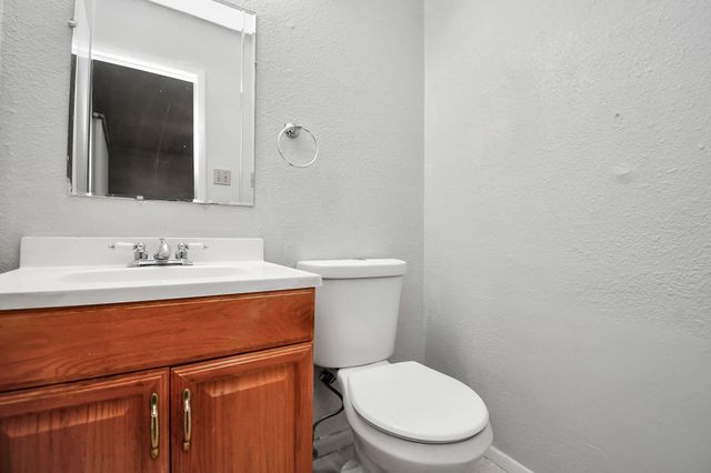 707 S Franklin Avenue, Cleveland, TX 77327