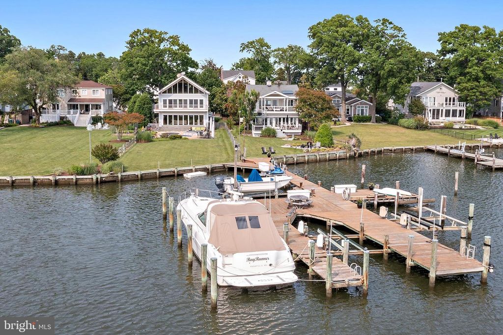 22 EAST LAKE DRIVE, Annapolis, MD 21403