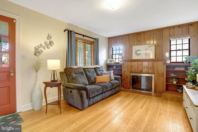 838 S LINCOLN ST, Arlington, VA 22204