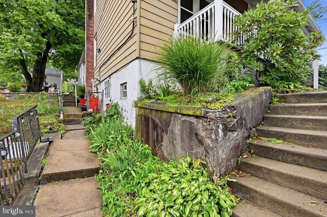 30 WALNUT ST, Mohnton, PA 19540