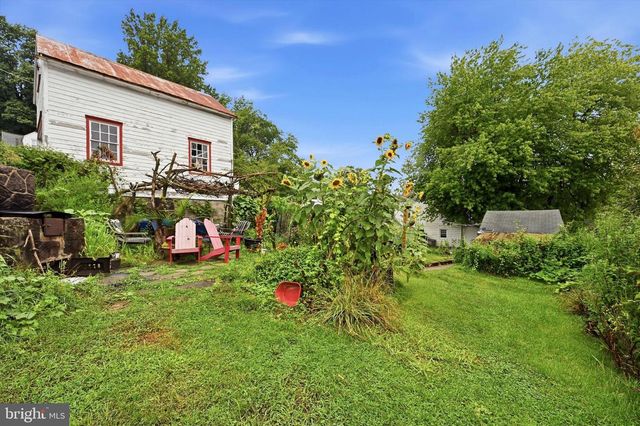 30 WALNUT ST, Mohnton, PA 19540