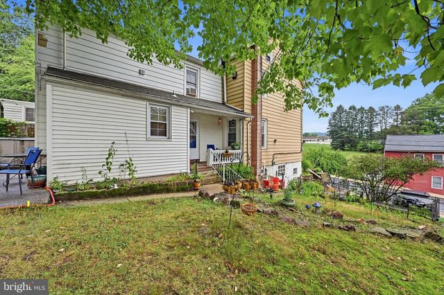 30 WALNUT ST, Mohnton, PA 19540