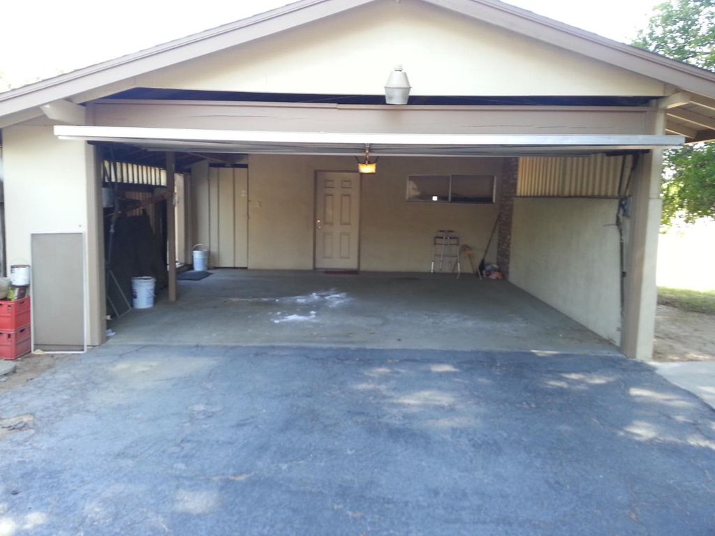 Image 10 of property listing at 4005 N 1st Street, Fresno, CA 93726