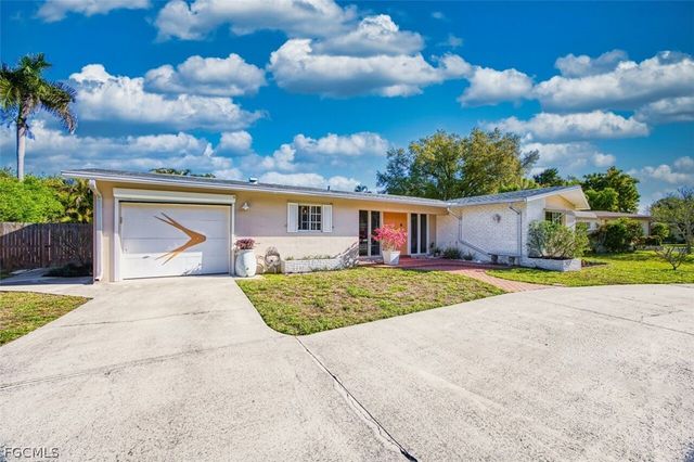 1239 Stadler DR, Fort Myers, FL 33901