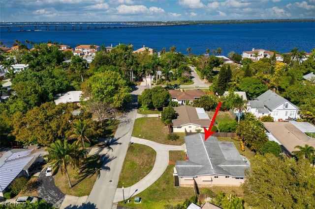 1239 Stadler DR, Fort Myers, FL 33901