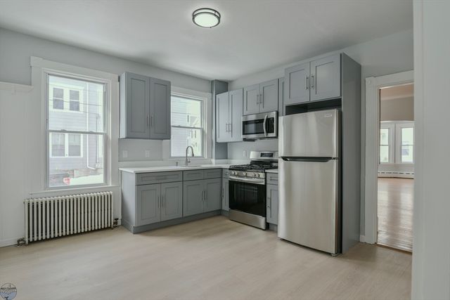 74 Locust St, New Bedford, MA 02740