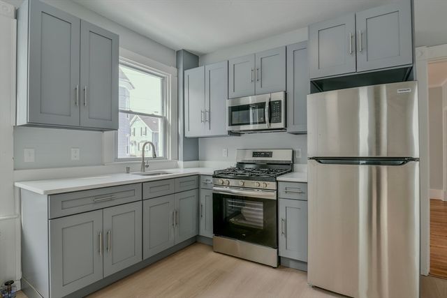 74 Locust St, New Bedford, MA 02740