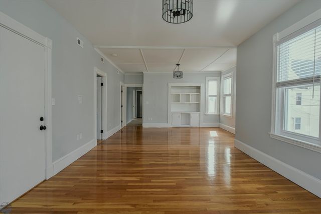 74 Locust St, New Bedford, MA 02740